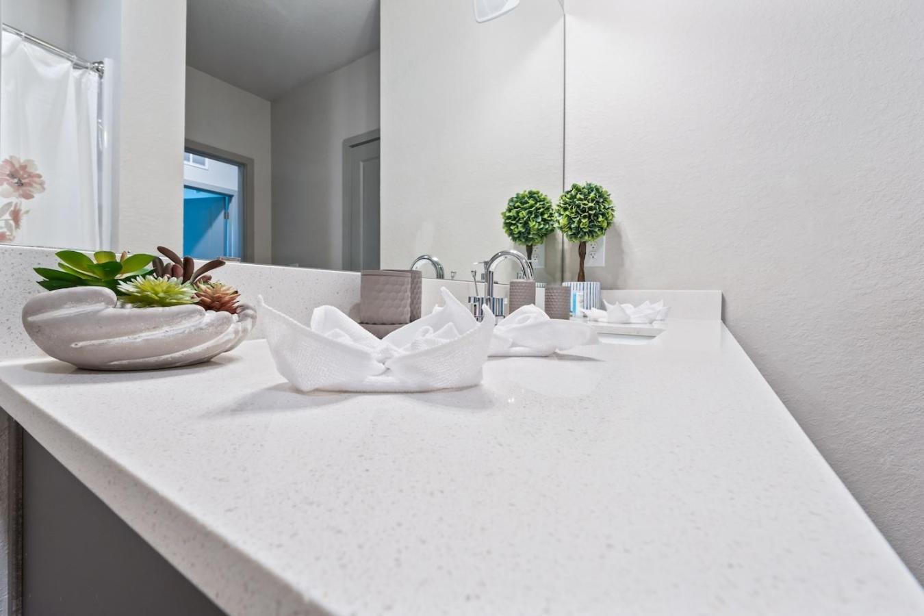 Tropicana Field 2 Bed In Dwtwn With Free Parking Apartment Sankt Petersburg Exterior foto